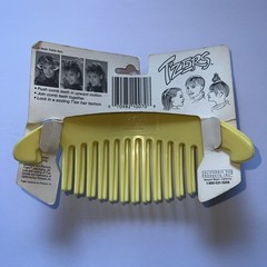 Vintage 1980s Tzers Newport Beach Plastic Hair Combs Bright Yellow NOS