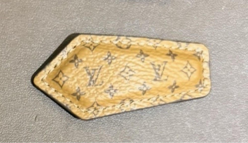 NIB Authentic Louis Vuitton Backstage Mini Hair Clip Reverse Monogram Italy