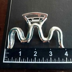Medium Silver Metal Hair Claw Clip Non Slip Unique Pattern Hair Claw for Thick