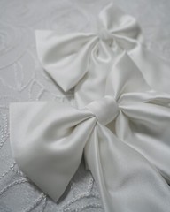 Oversized Satin Bow Bridal Bow Wedding Hair Bow Long Tail Bow Women’s Hair Bow