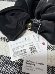 LULULEMON Velvety Uplifting Oversize Hair Ponytail Tie Logo Scrunchie Black NWT
