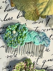 SET OF 2 HAIR COMBS HANDMADE FLORAL CROCHET TOPPING IN SOFT PASTEL COLORS