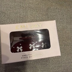 Emi Jay Sweetheart Clip In Bordeaux Prima Donna – Archived Clip