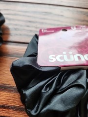 SCUNCI Hair Accessory Black Scrunchie , Pony Tails And More NWT
