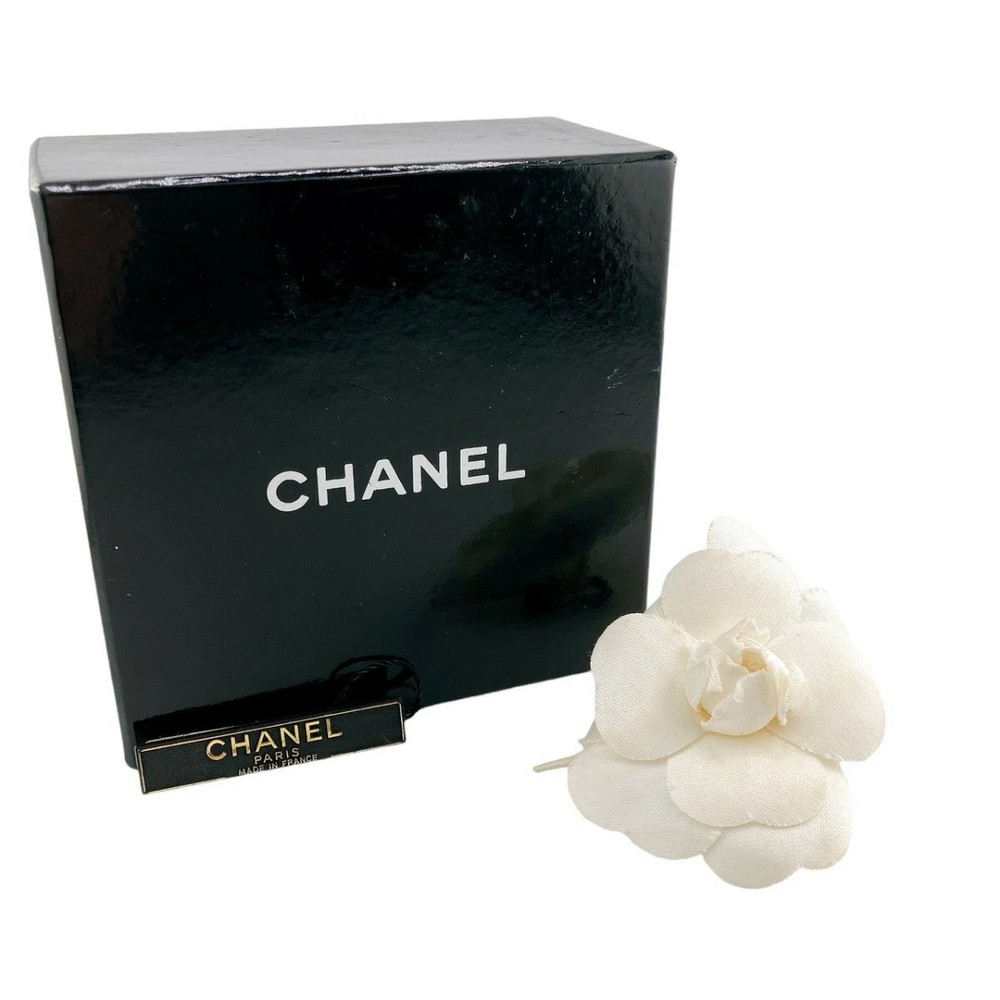 CHANEL Brooch Corsage Camellia Not specified White [SS] Authentic From Japan