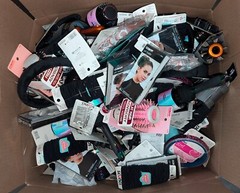 375CT ASSORTED NAME BRAND HAIR ACCESSORIES HAIR BRUSHES INCLUDED SEE DESCRIPTION
