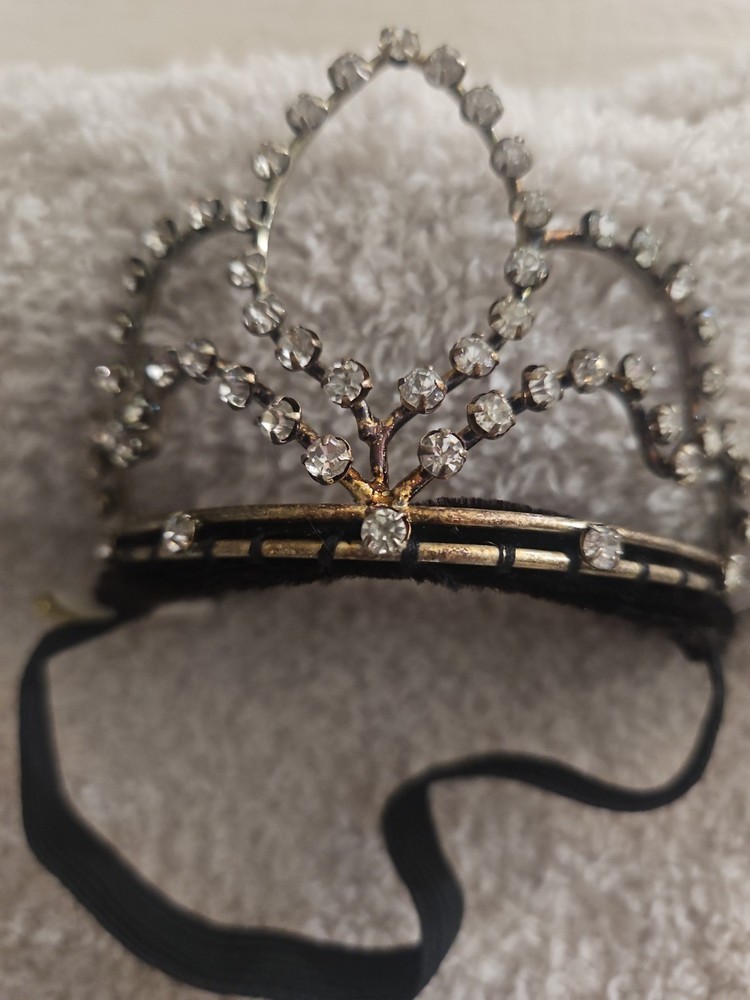 Small Vintage Tiarra/crown With Elastic Strap