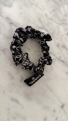 NEW 100% AUTH Chanel 21S Black/White CC 100% Silk Scrunchie