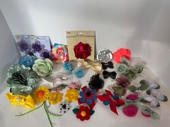 Lot of 40+ Vintage & Modern Flower pins, brooches, hair clips, felt, sequin bows