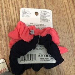 Lot Of 5 Scunci Products Includes 8 Ponytailers & 1 Head wrap Assorted Colors