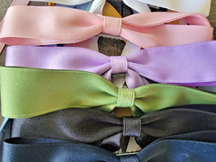 Womens Girls Multiple Colors and Size Lot of 17 Satin Clip Hair Tie Bows Ribbons