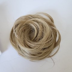 Paula Young Hairpiece Fake Messy Bun Elastic Playful A3239 Color 22 Blonde NIB