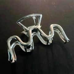 Medium Silver Metal Hair Claw Clip Non Slip Unique Pattern Hair Claw for Thick